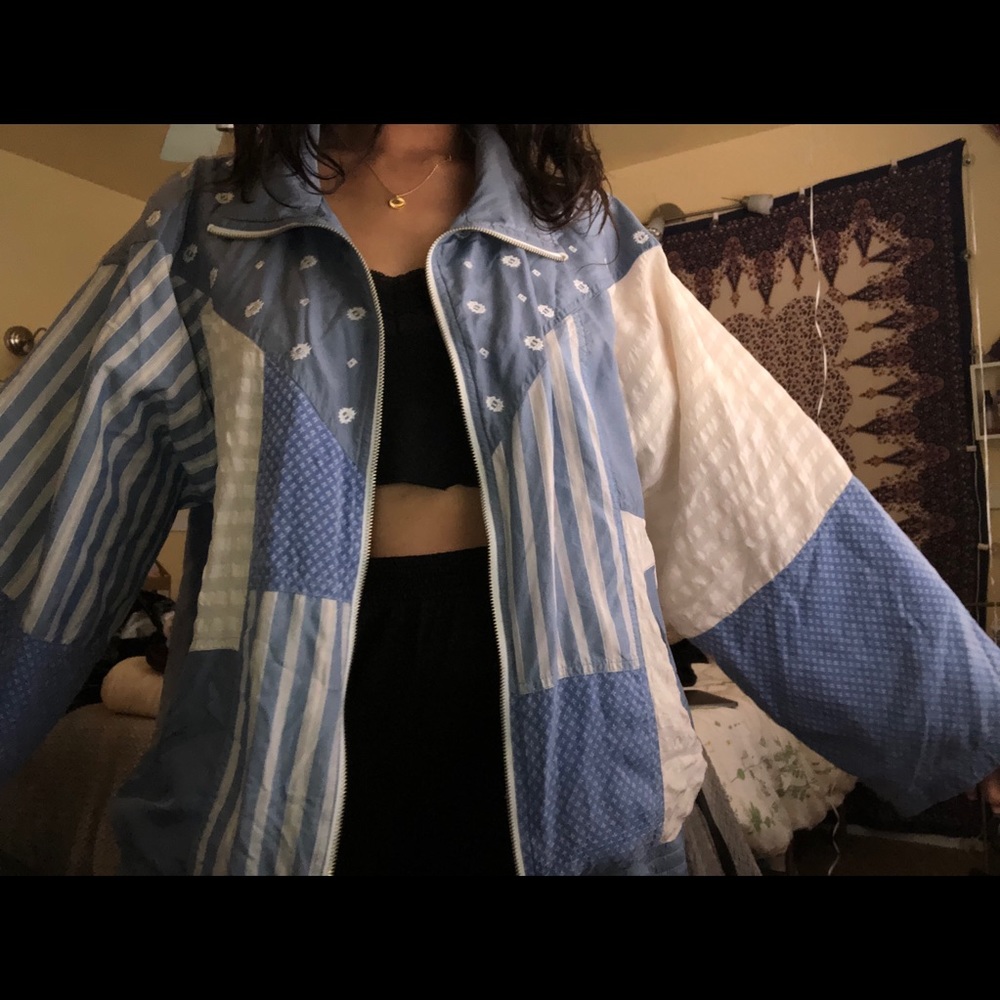 VINTAGE BLUE AND WHITE SILK WINDBREAKER